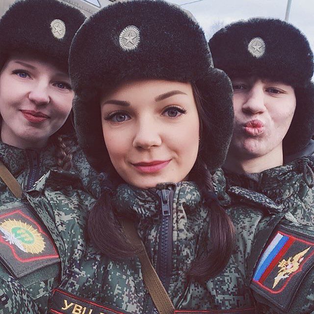 Военные Девушки (30 фото)