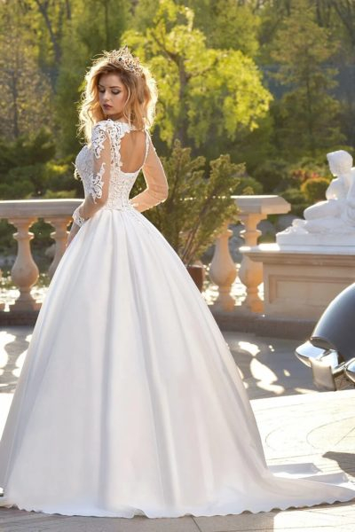 Модные свадебные платья 2023: 110 фото