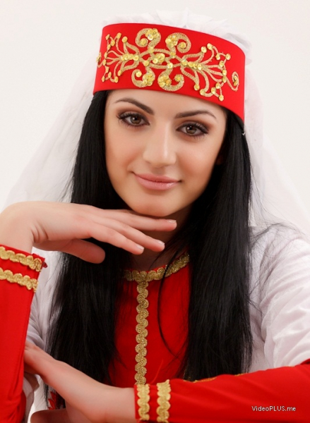 Самые красивые армянские девушки (150 фото)