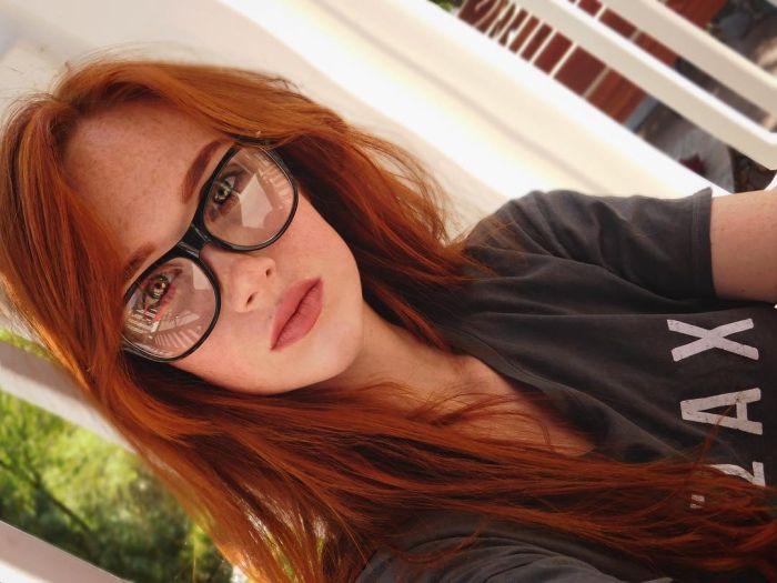 Самые красивые девушки в очках (150 фото)
